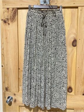 Pleated Animal Print Maxi Skirt in Cream and Black